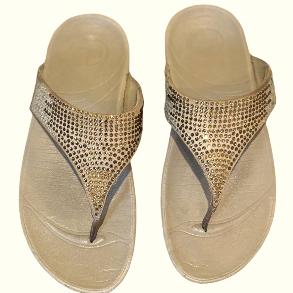 FlipFlops Brand Sandals Beige Platforms With Gold Bling Size 7 Runs Big